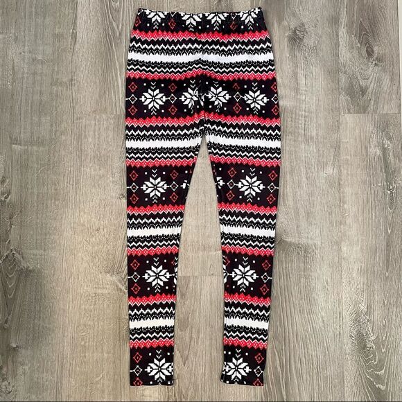 Festive Nordic Snowflake Leggings – Cozy Winter Aesthetic - Picture 2 of 4